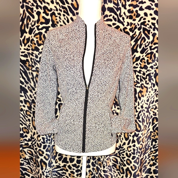 ATHLETA PRE LOVED IN GREAT CONDITION XS - Picture 1 of 4